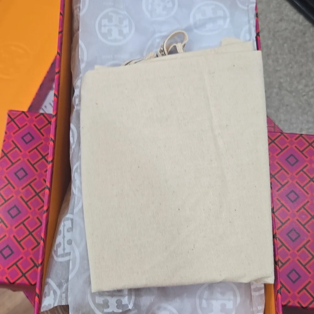 Tory Burch Double T Sport Slide Tumbled Leather - Picture 3 of 11